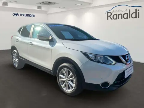 Used NISSAN QASHQAI Petrol 2015 Ad Germany