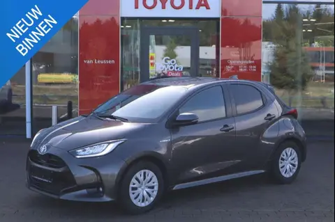 Used TOYOTA YARIS Hybrid 2021 Ad 