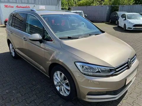 Used VOLKSWAGEN TOURAN Petrol 2017 Ad 