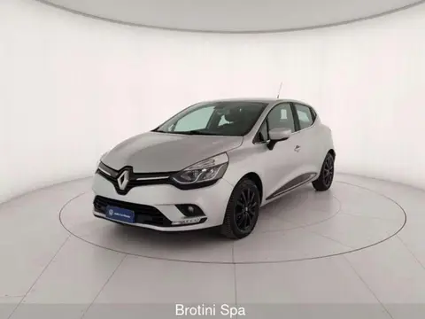 Used RENAULT CLIO Petrol 2017 Ad 