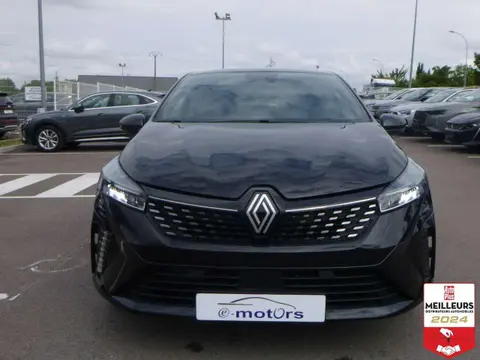 Used RENAULT CLIO Hybrid 2024 Ad 