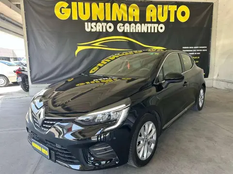 Used RENAULT CLIO Hybrid 2022 Ad 