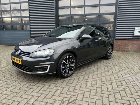 Used VOLKSWAGEN GOLF Hybrid 2016 Ad 