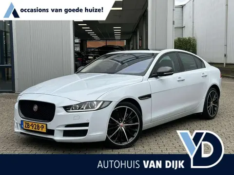 Annonce JAGUAR XE Essence 2015 d'occasion 