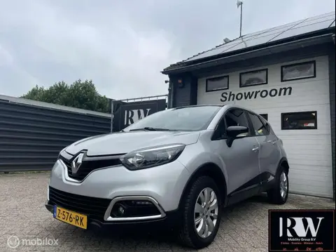 Used RENAULT CAPTUR Petrol 2015 Ad 