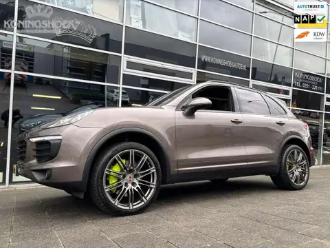 Used PORSCHE CAYENNE Hybrid 2015 Ad 