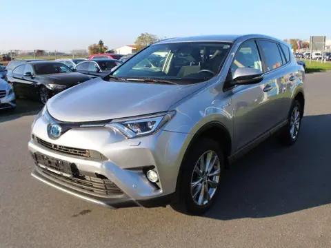 Used TOYOTA RAV4 Hybrid 2017 Ad 