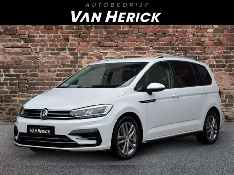 Used VOLKSWAGEN TOURAN Petrol 2019 Ad 