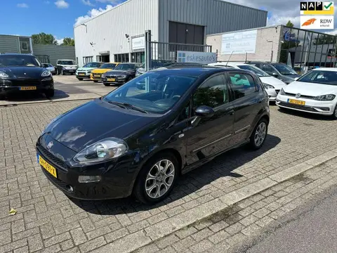 Used FIAT PUNTO Petrol 2015 Ad 