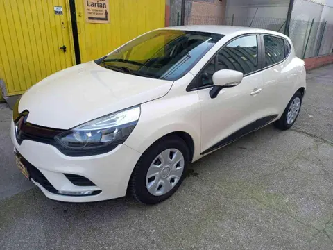 Used RENAULT CLIO LPG 2017 Ad 