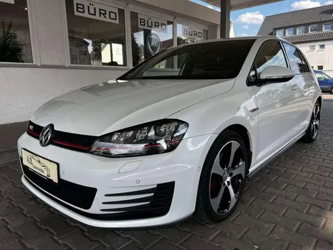 Used VOLKSWAGEN GOLF Petrol 2016 Ad 