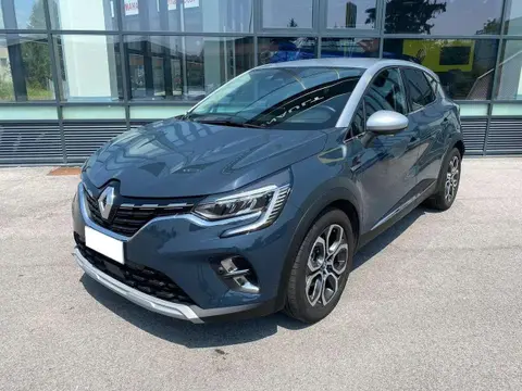 Used RENAULT CAPTUR Hybrid 2021 Ad 