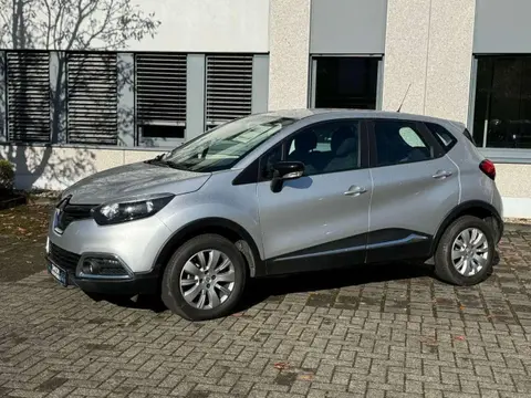 Used RENAULT CAPTUR Petrol 2017 Ad 