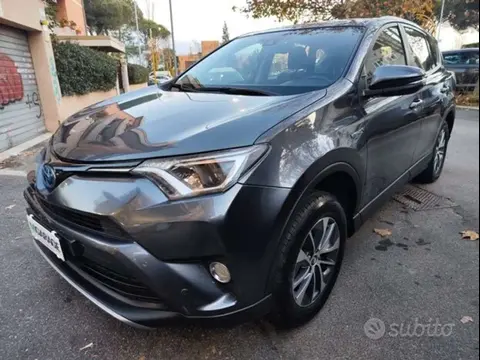 Used TOYOTA RAV4 Hybrid 2018 Ad 