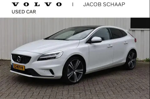 Annonce VOLVO V40 Essence 2019 d'occasion 