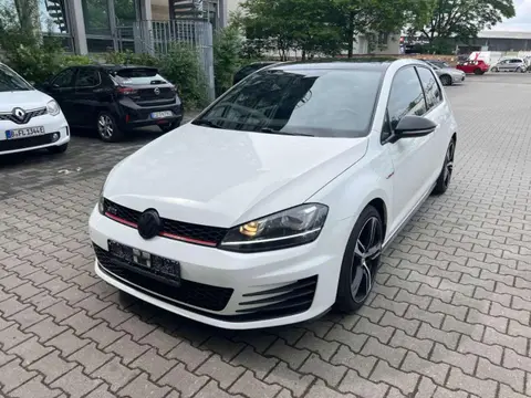 Used VOLKSWAGEN GOLF Petrol 2015 Ad 