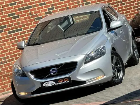 Annonce VOLVO V40 Diesel 2015 d'occasion 