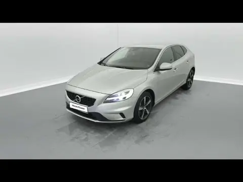 Annonce VOLVO V40 Essence 2019 d'occasion 