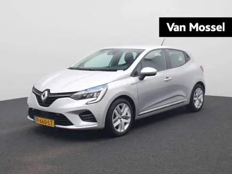 Used RENAULT CLIO Hybrid 2021 Ad 