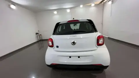 Used SMART FORFOUR Electric 2021 Ad 