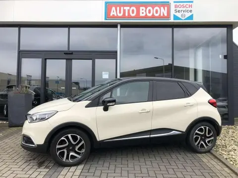 Used RENAULT CAPTUR Petrol 2015 Ad 