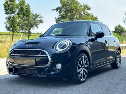 Annonce MINI COOPER Essence 2019 d'occasion Allemagne