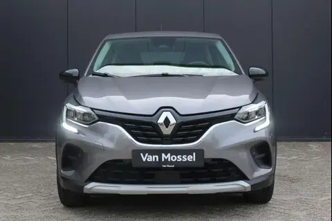 Used RENAULT CAPTUR Hybrid 2022 Ad 