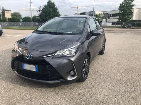 Used TOYOTA YARIS Hybrid 2018 Ad 