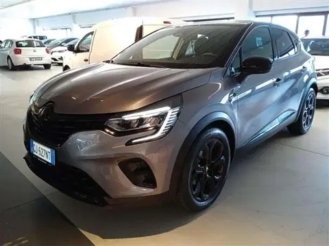 Used RENAULT CAPTUR Hybrid 2022 Ad 