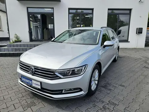 Used VOLKSWAGEN PASSAT Petrol 2016 Ad 