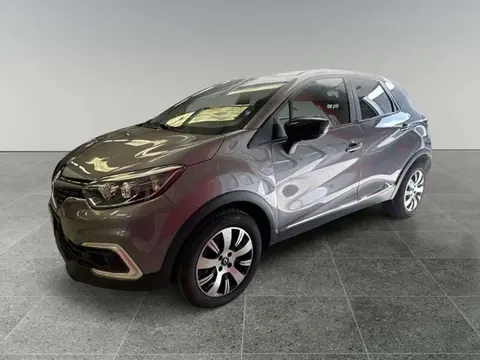 Used RENAULT CAPTUR Diesel 2018 Ad 