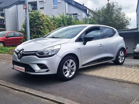 Used RENAULT CLIO Petrol 2017 Ad 