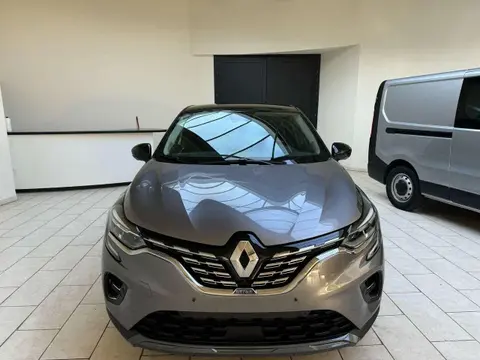 Used RENAULT CAPTUR Hybrid 2021 Ad 