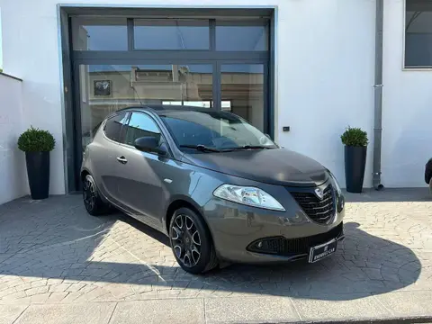 Annonce LANCIA YPSILON Essence 2014 d'occasion 