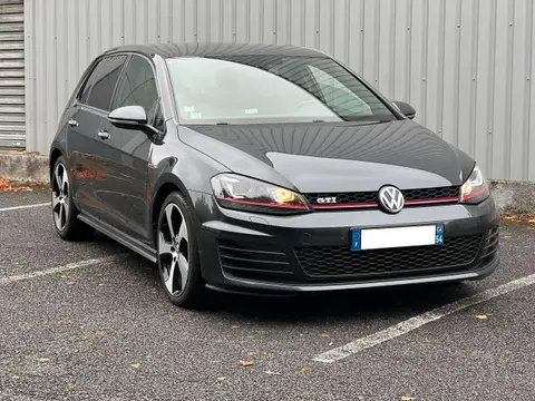 Used VOLKSWAGEN GOLF Petrol 2015 Ad 