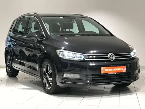 Used VOLKSWAGEN TOURAN Petrol 2019 Ad 