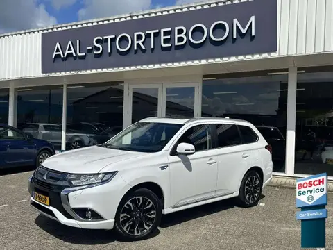 Used MITSUBISHI OUTLANDER Hybrid 2017 Ad 