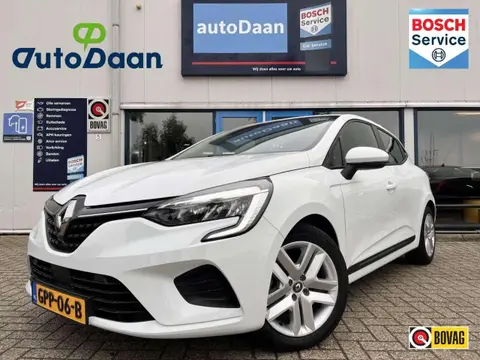 Used RENAULT CLIO Hybrid 2021 Ad 