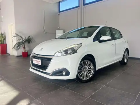 Used PEUGEOT 208 Petrol 2017 Ad 