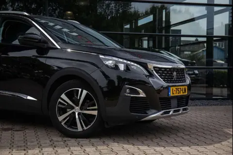 Used PEUGEOT 3008 Petrol 2017 Ad 