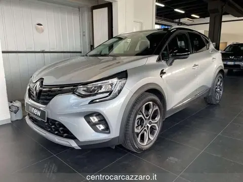 Used RENAULT CAPTUR Hybrid 2021 Ad 