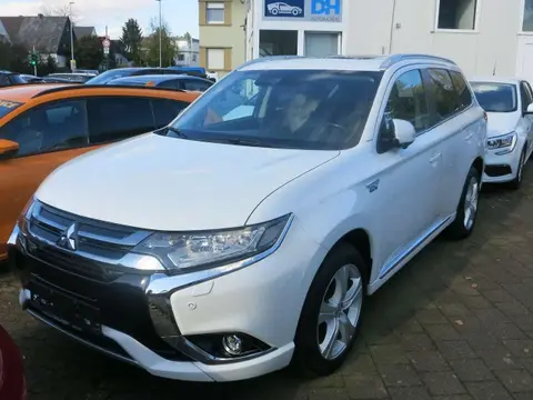 Used MITSUBISHI OUTLANDER Hybrid 2017 Ad 