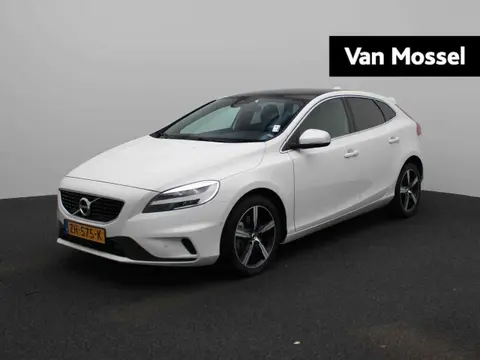 Annonce VOLVO V40 Essence 2019 d'occasion 