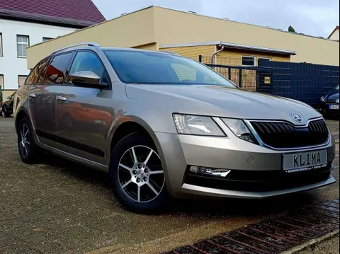 Used SKODA OCTAVIA Petrol 2018 Ad 