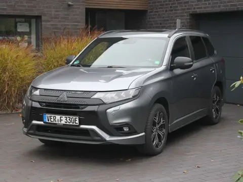 Used MITSUBISHI OUTLANDER Hybrid 2019 Ad 