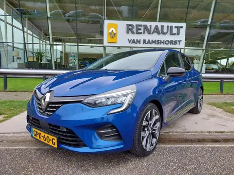 Used RENAULT CLIO Hybrid 2021 Ad 