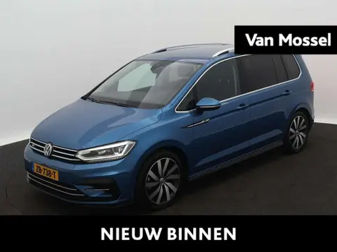 Used VOLKSWAGEN TOURAN Petrol 2019 Ad 