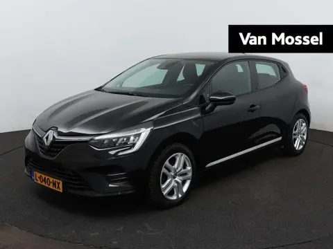 Used RENAULT CLIO Hybrid 2021 Ad 