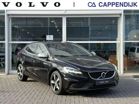 Annonce VOLVO V40 Essence 2019 d'occasion 