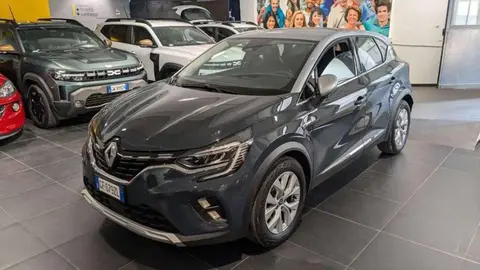 Used RENAULT CAPTUR Hybrid 2021 Ad 